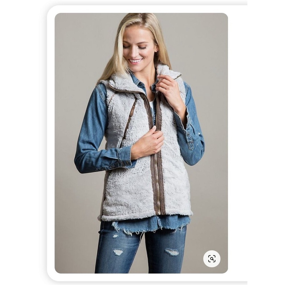 Kuhl Born In The Mountains Womens Size Small Vest Faux Fur